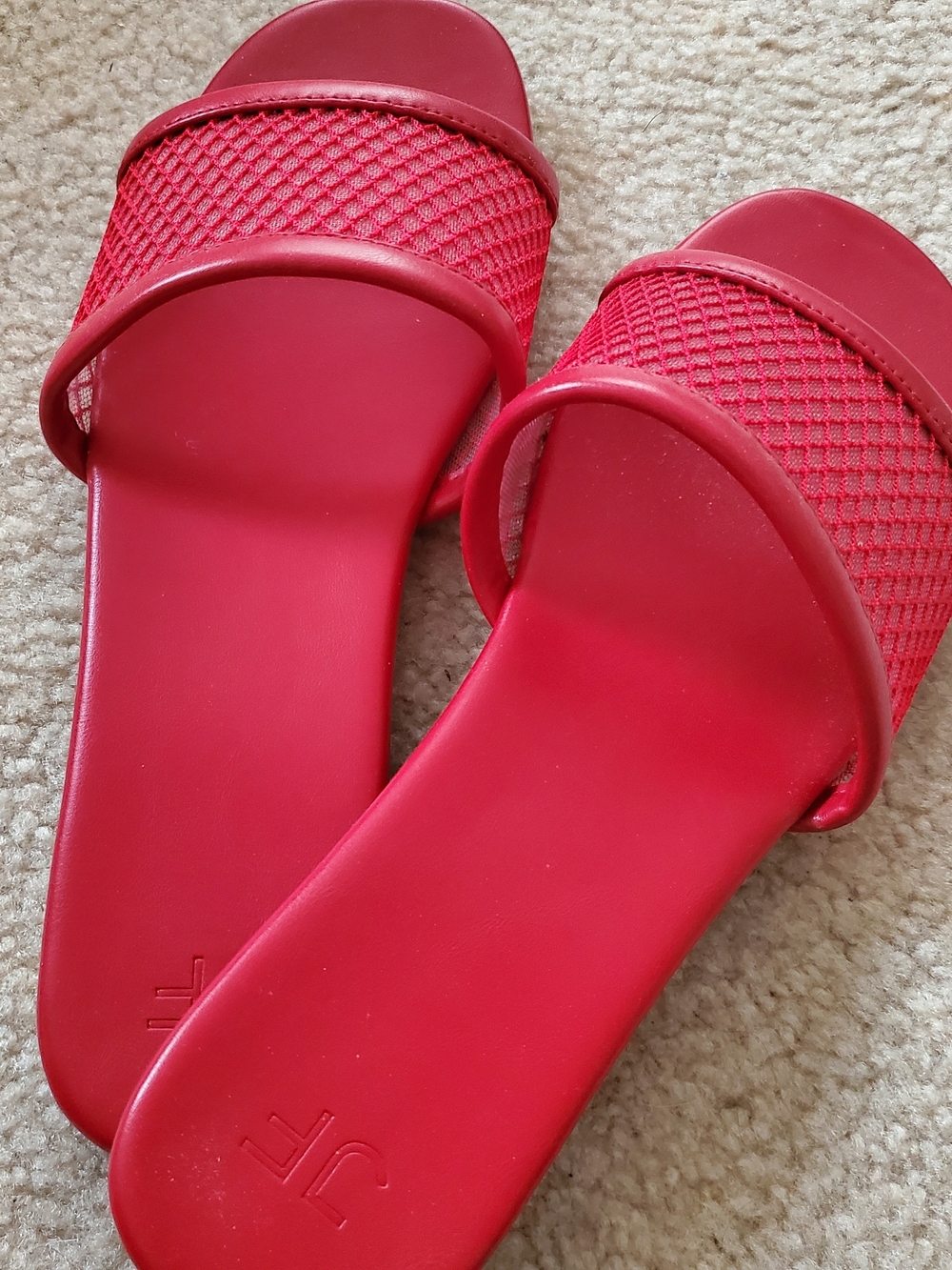 Women’s Red Slide Sandals - Cushioned Mesh Strap sz 11M